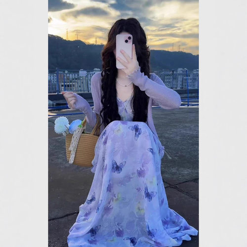 巨好看的夏日套装紫色碎花吊带连衣裙针织开衫法式漂亮独特两件套