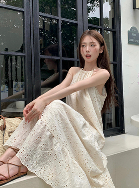 法式白色挂脖连衣裙女无袖网红设计感小众2023白色高个子新款夏季