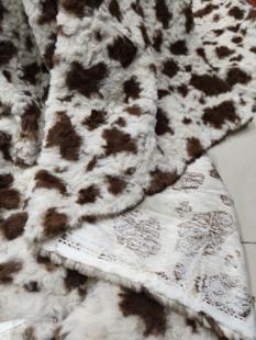 刷花仿獭兔毛绒冬季外套马甲居家服布料手工DIY毛绒布料可铺沙发