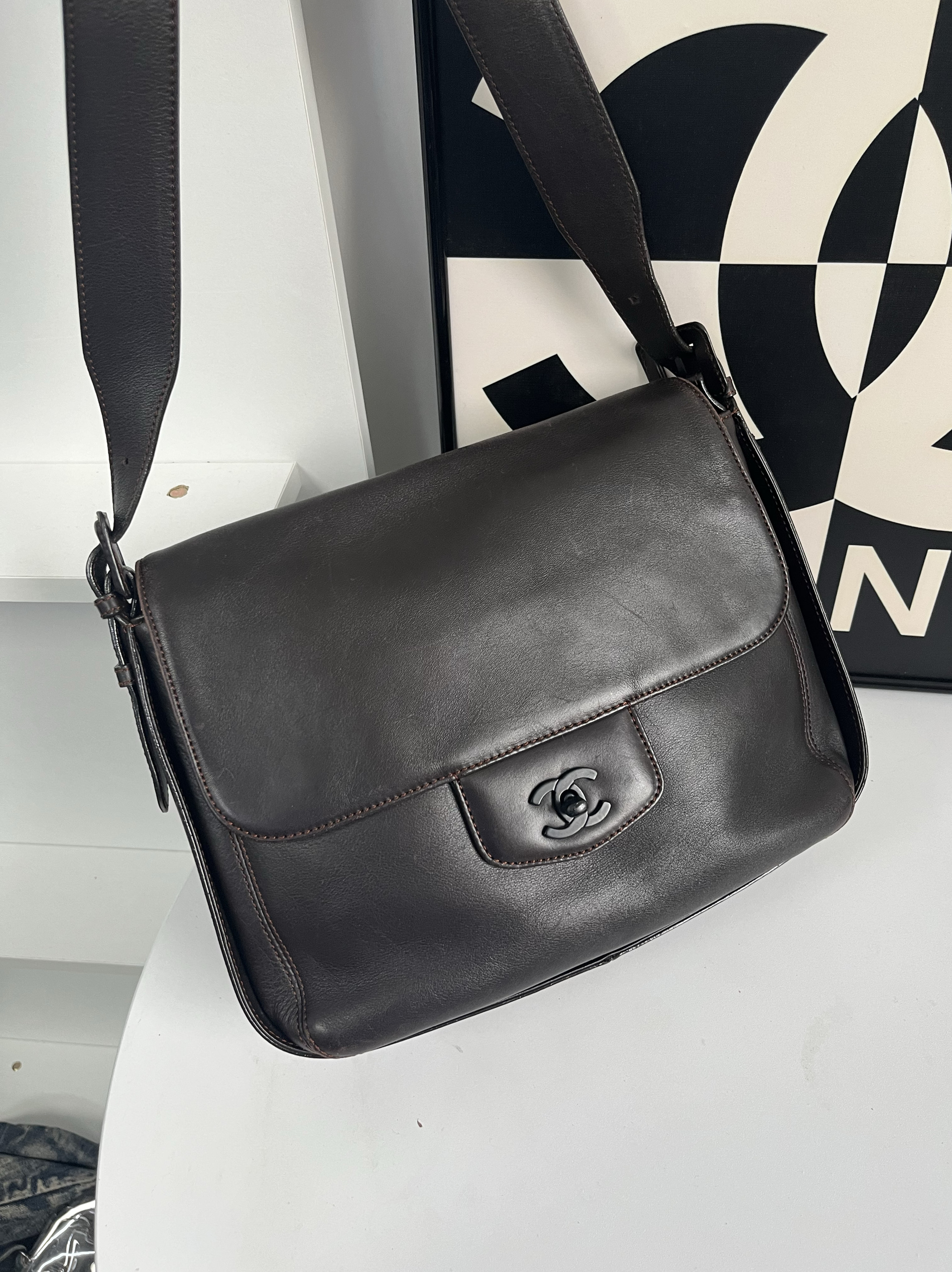 Chanel 邮差包