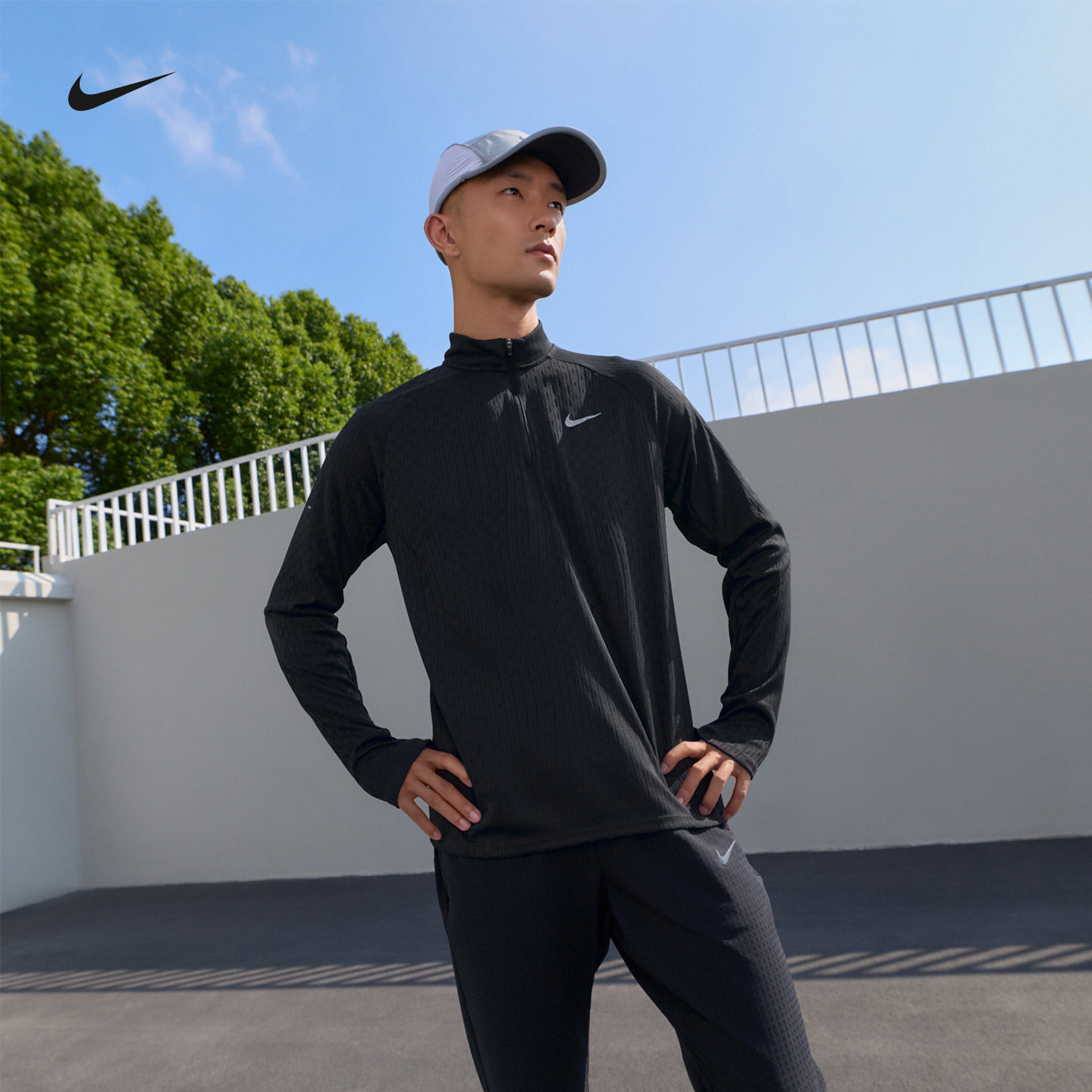 Nike耐克轻便健身男子中间层上衣