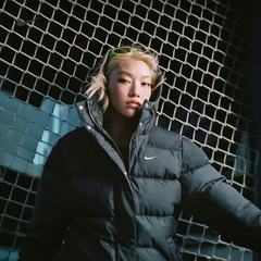 耐克都会羽绒服女子防泼水连帽夹克冬新款NIKE THERMA-FIT IH0728