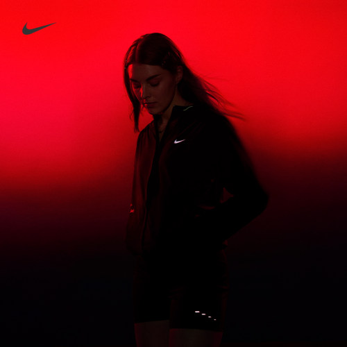 Nike耐克可收纳女子轻便跑步夹克