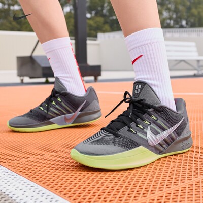 Nike耐克萨布丽娜男女实战篮球鞋
