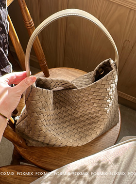 慵懒松弛感大容量磨砂皮手作编织包通勤高级感单肩斜挎质感大包包