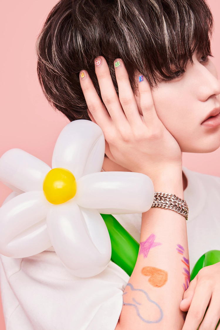 蔡徐坤新歌同款HUGME