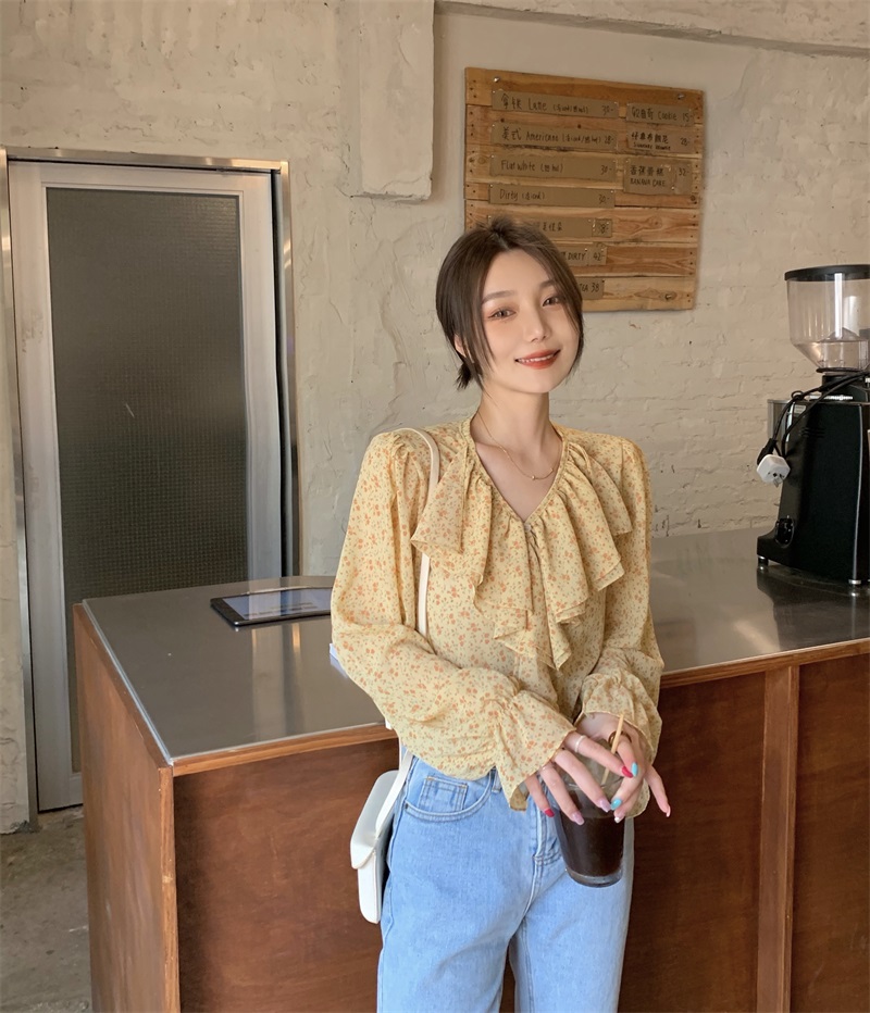 Real price Korean slim V-neck yellow shirt versatile Western Chiffon Floral Top