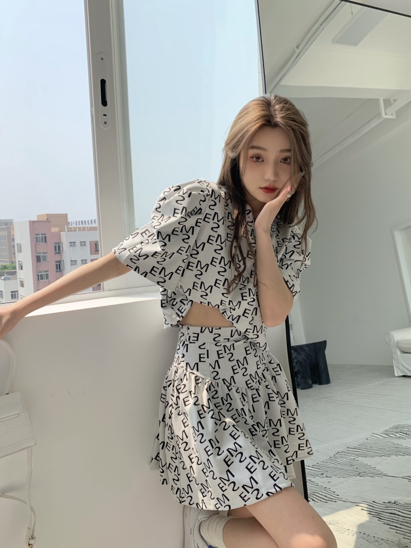 Real price loose and slim round neck short sleeve T-shirt letter Print Top + high waist versatile skirt suit