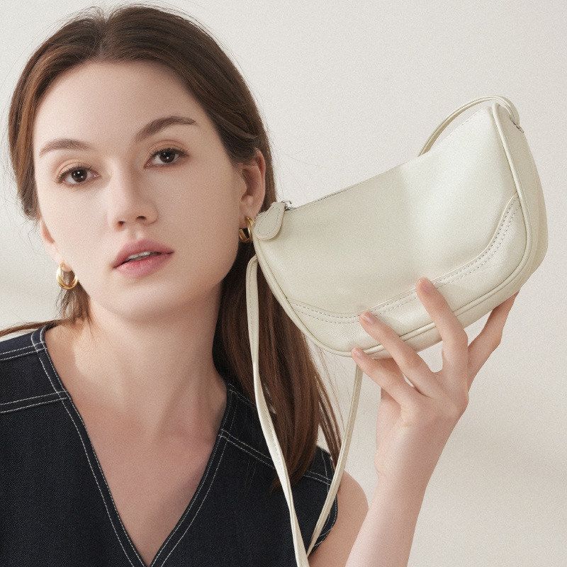 真皮女士简约头层牛皮包2025新款高级感时尚妈妈包单肩斜挎迷你小