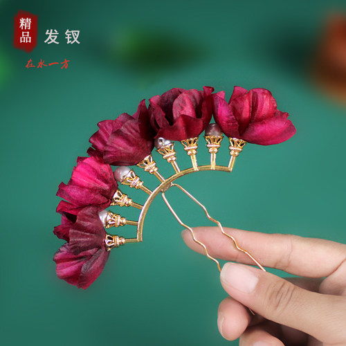 在水一方复古风布艺花朵发钗