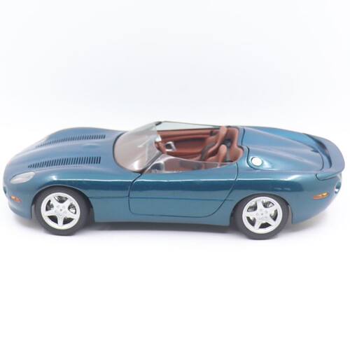 现货正版 MAISTO 1/18 捷豹  XK 180 敞篷跑车合金汽车成品模型