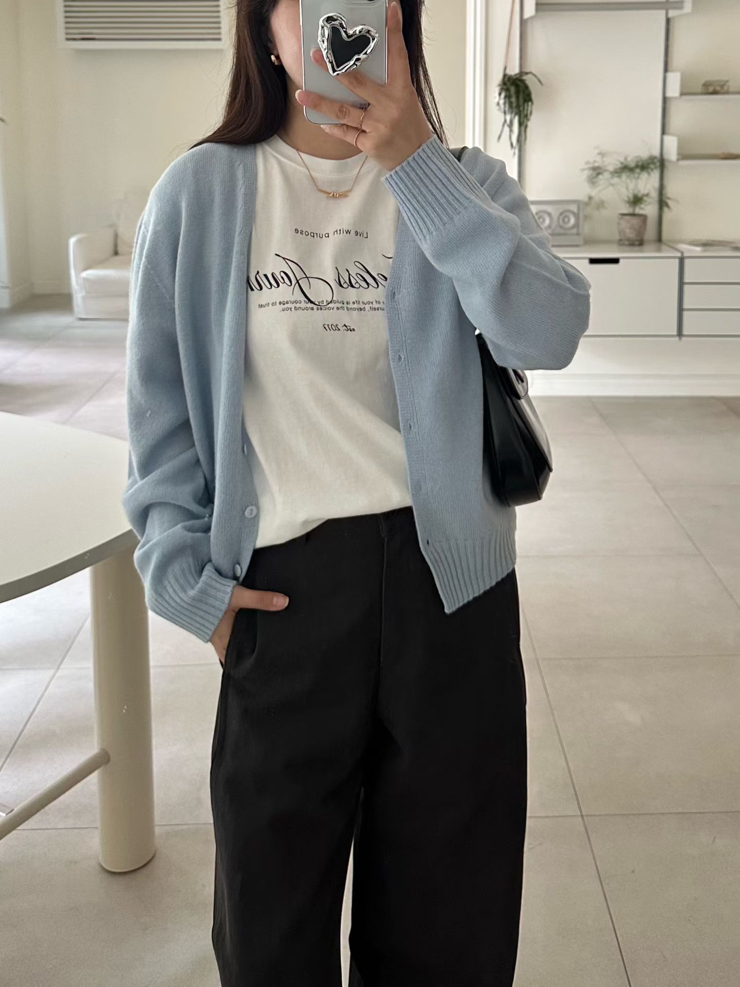 韩国东大门2025秋季新品2nd GATE时尚百搭圆领系扣针织开衫女