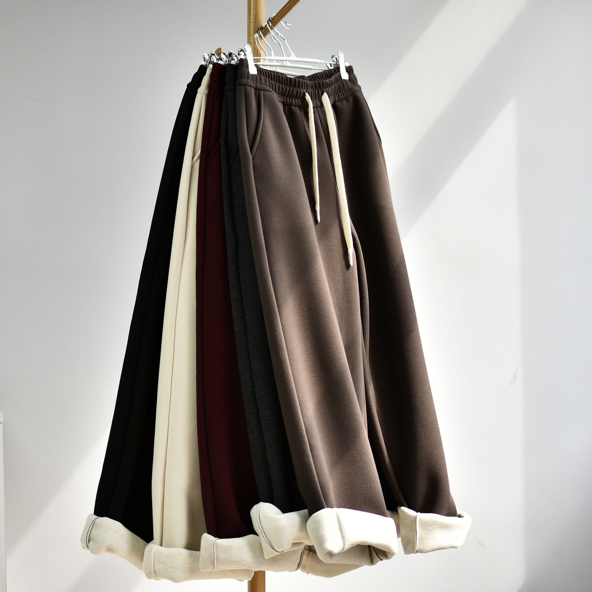 松紧腰加绒加厚垂感桑蚕丝休闲裤女款2025冬季新款羊毛阔腿长裤子