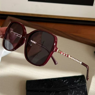 2025新款偏光时尚复古链条珍珠太阳眼镜女红色框墨镜网红防紫外线