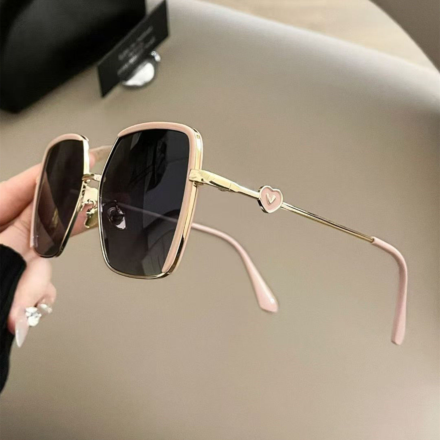 粉色方形太阳镜女防紫外线偏光轻奢时尚高级感大脸显瘦墨镜新款潮