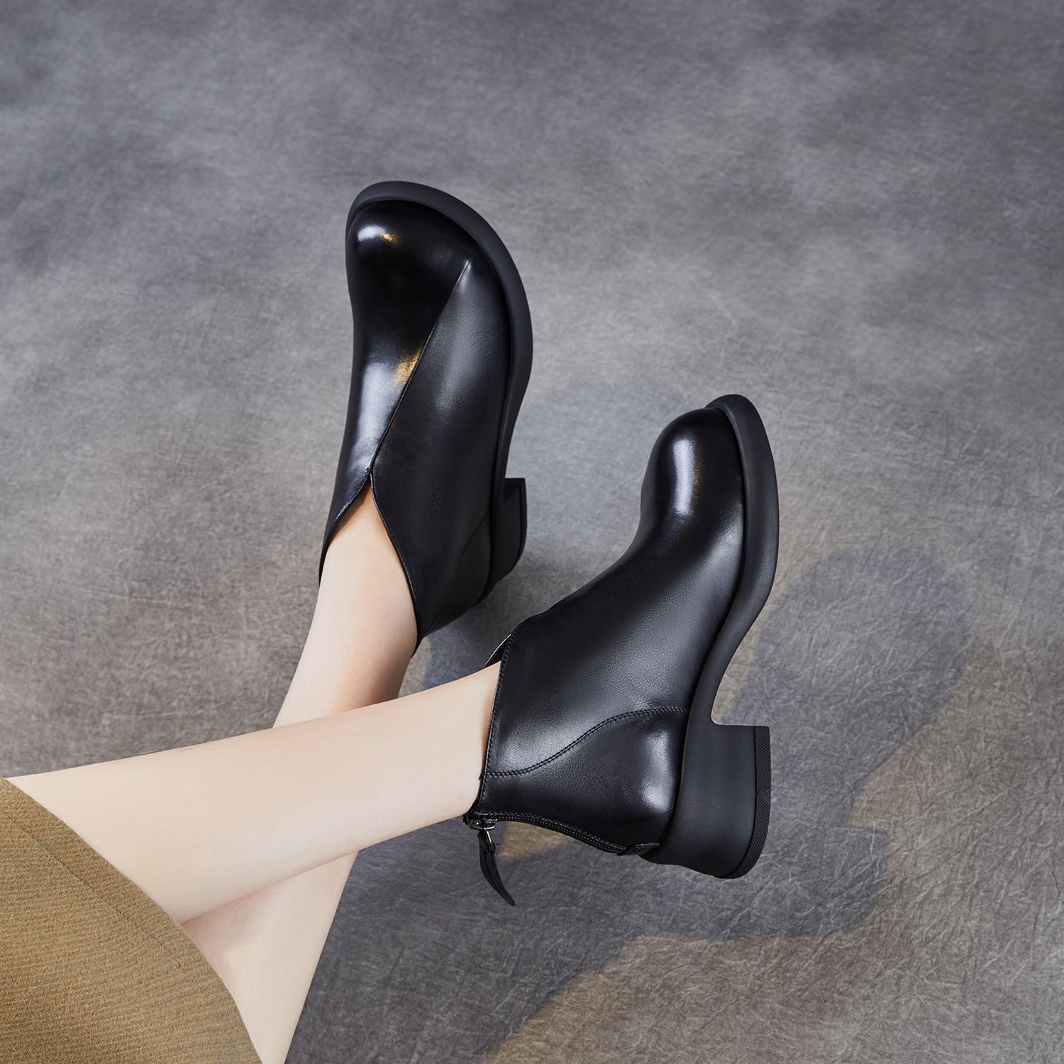 真皮厚底短靴女2025新款百搭圆头粗跟高跟鞋休闲复古英伦风小皮鞋