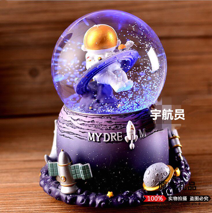 宇航员水晶球音乐盒 彩灯发光旋转八音盒飘雪哆啦A梦 送儿童礼物