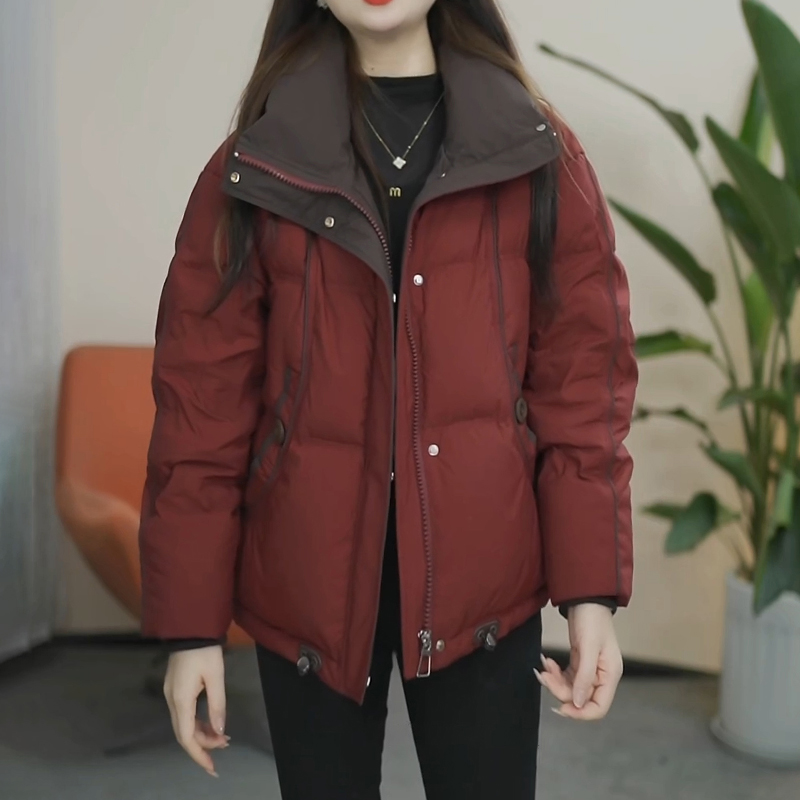 平湖羽绒服女冬季2025新款九江今年流行爆款小个子妈妈短外套