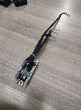 3X4K7  10028493是ABB变频器电解滤波电容平衡 均压电阻分压电阻