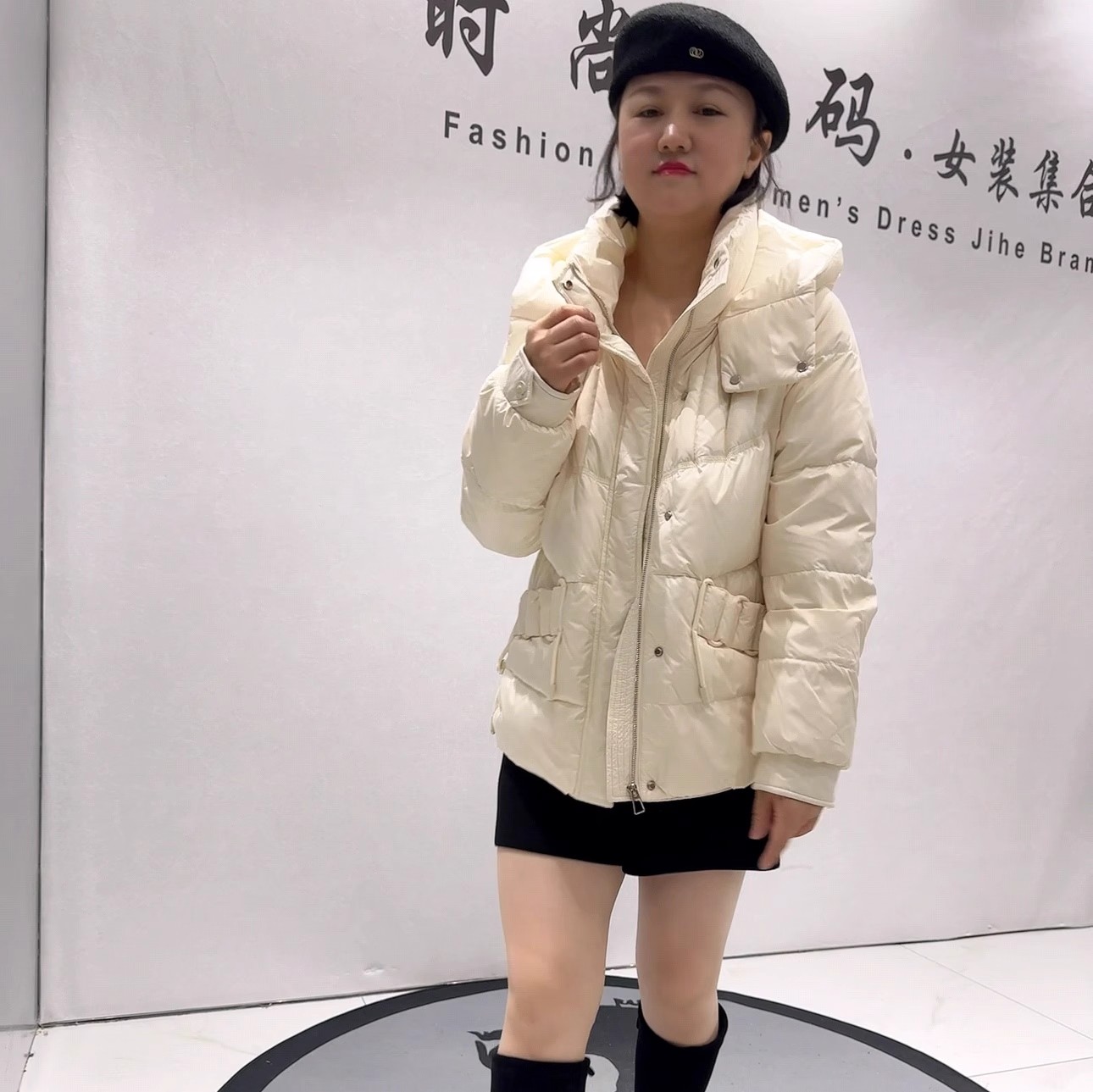 芮娜依莲冬季新款大码羽绒服外套