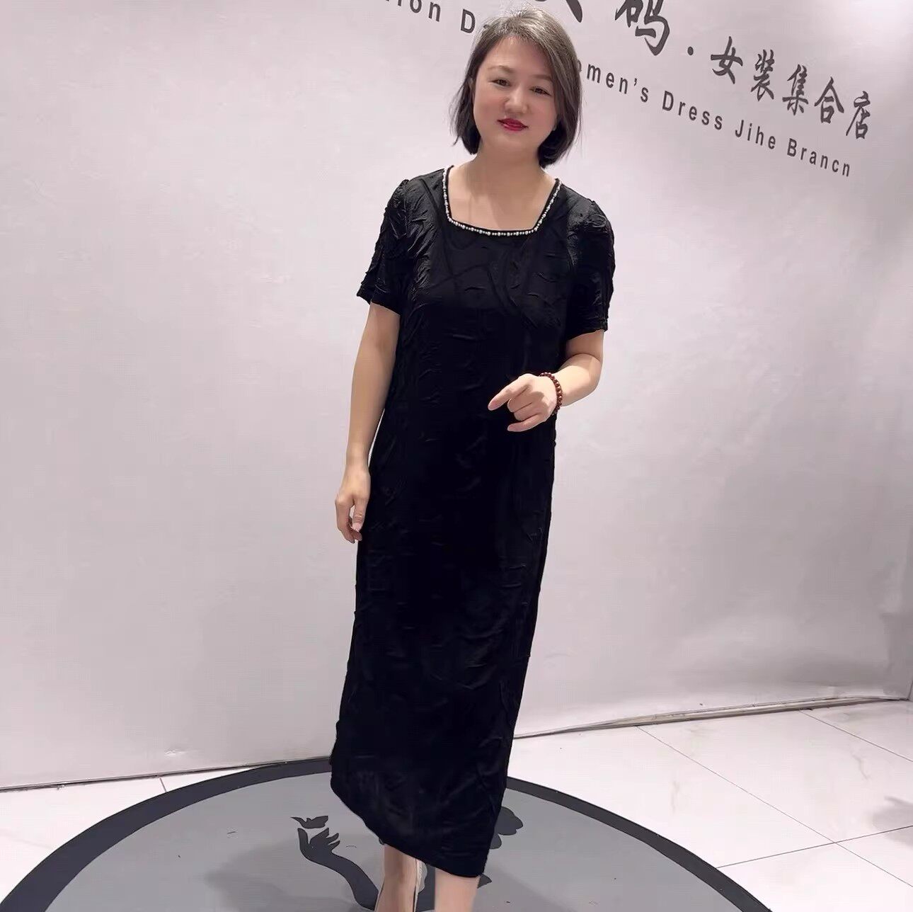 1793芮娜依莲夏季新款欧货连衣裙加大码女装胖妹妹醋酸褶皱料长裙