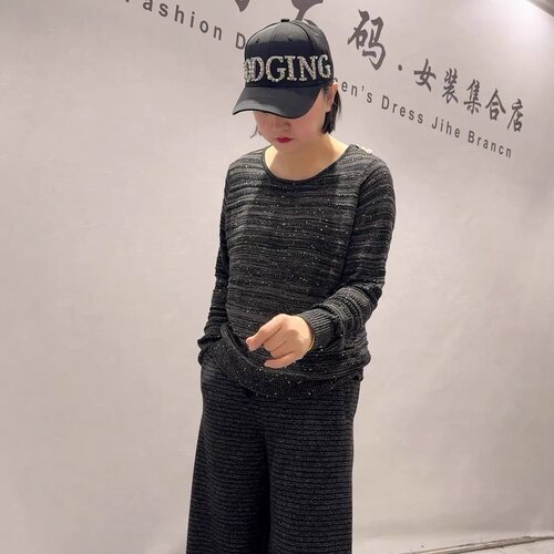 女权贵族初冬新款大码针织衫上衣