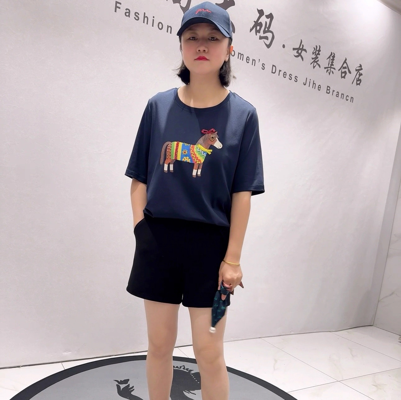 芮娜依莲年货新款大码短袖T恤衫