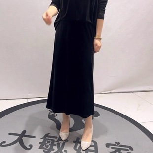 胖妹妹女人味气质半身裙 女装 芮娜依莲5538年货新款 欧货丝绒裙大码