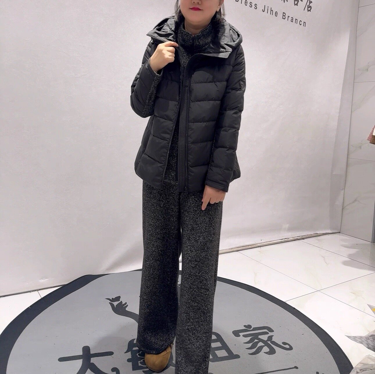 9839芮娜依莲冬季新款欧货显瘦三件套羽绒服套装加大码女装胖妹妹