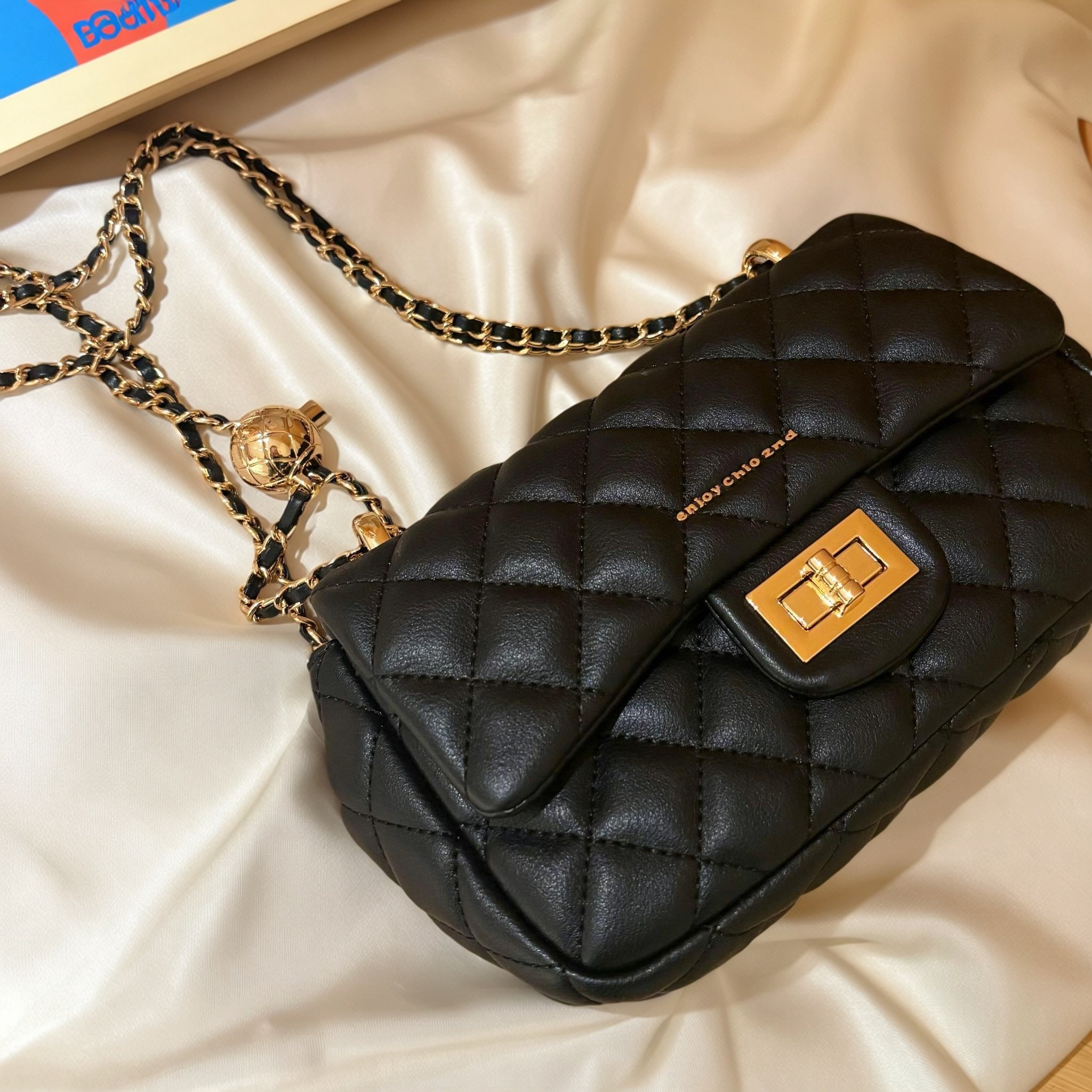 小南风Chio 浪漫邂逅小方包包女黑色菱格包高级感链条单肩斜挎包,箱包皮具/热销女包/男包,小方包,淘宝优惠券,粉丝福利购,淘宝优惠卷