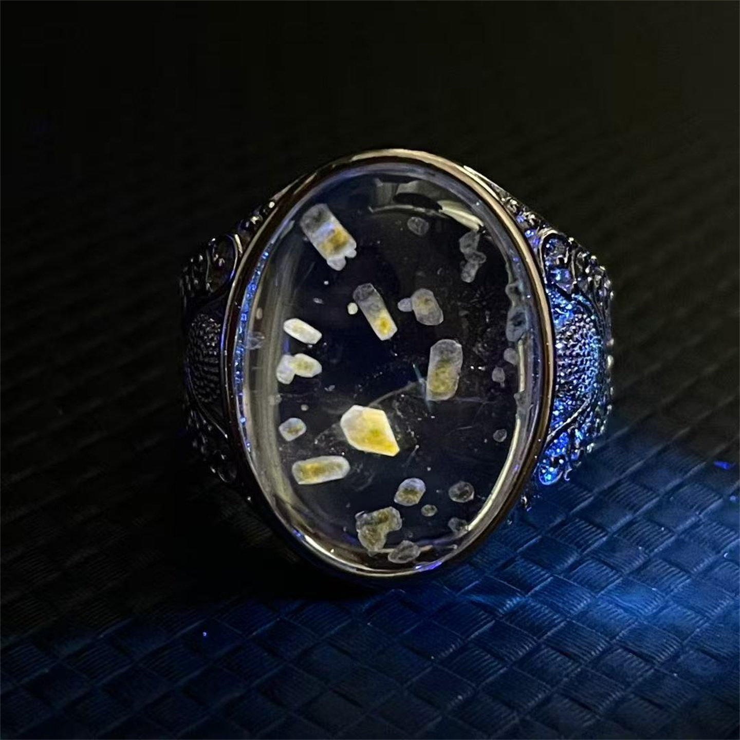 天然水晶全包裹小众系磷灰石矿物荧光黄奇石裸石银镶戒指圈口可调