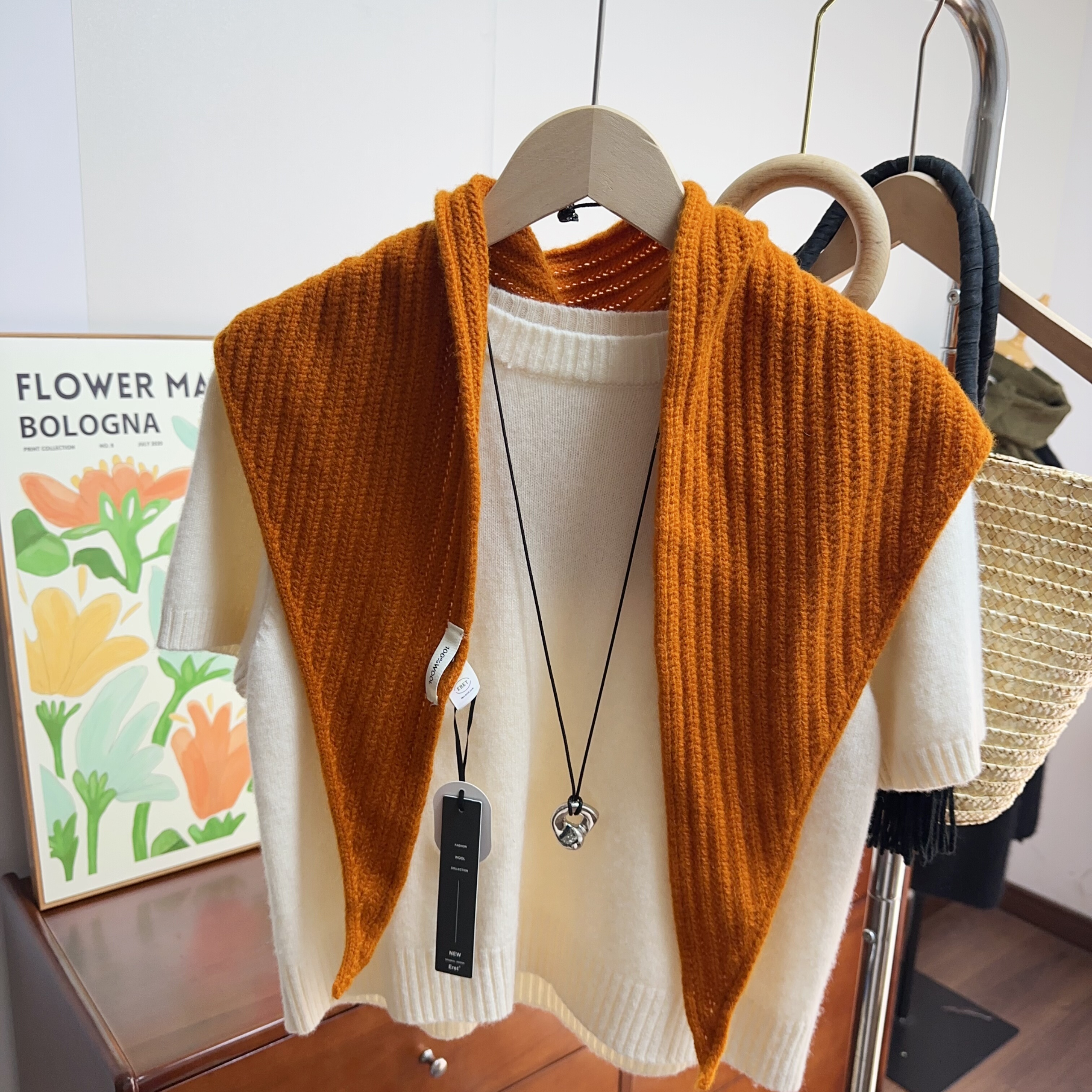 桔色纯羊毛三角巾！纯色羊毛镂空韩版保暖百搭大披肩坎肩围脖围巾