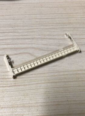 AS0A426-N2SN-7F富士康 DDR2 200P 1.8V 正向 5.2高 内存插槽