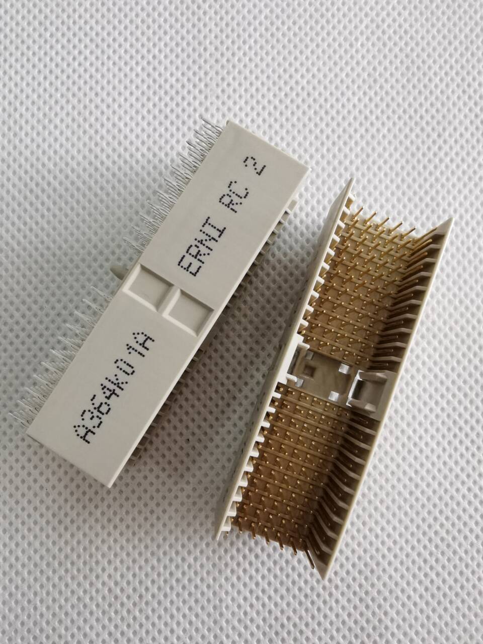 053007 ERNIC恩尼 PCI公座P1带屏蔽110Pin垂直180度背板高速连接