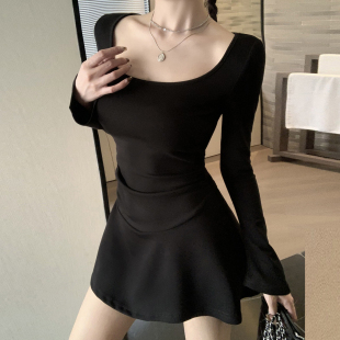 性感赫本风连衣裙女显胸春秋修身 裙棉 显瘦休闲风设计感U领A字短款