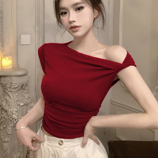 辣妹斜肩短袖 上衣 t恤女夏纯欲风一字肩性感不规则设计感小众短款