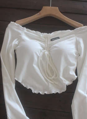 纯欲风甜辣妹一字领纯棉T恤长袖春秋季打底衫胸垫超短内搭 木耳边