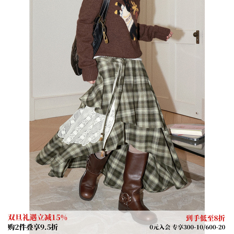 不规则下摆拼接蕾丝波嬉风半裙