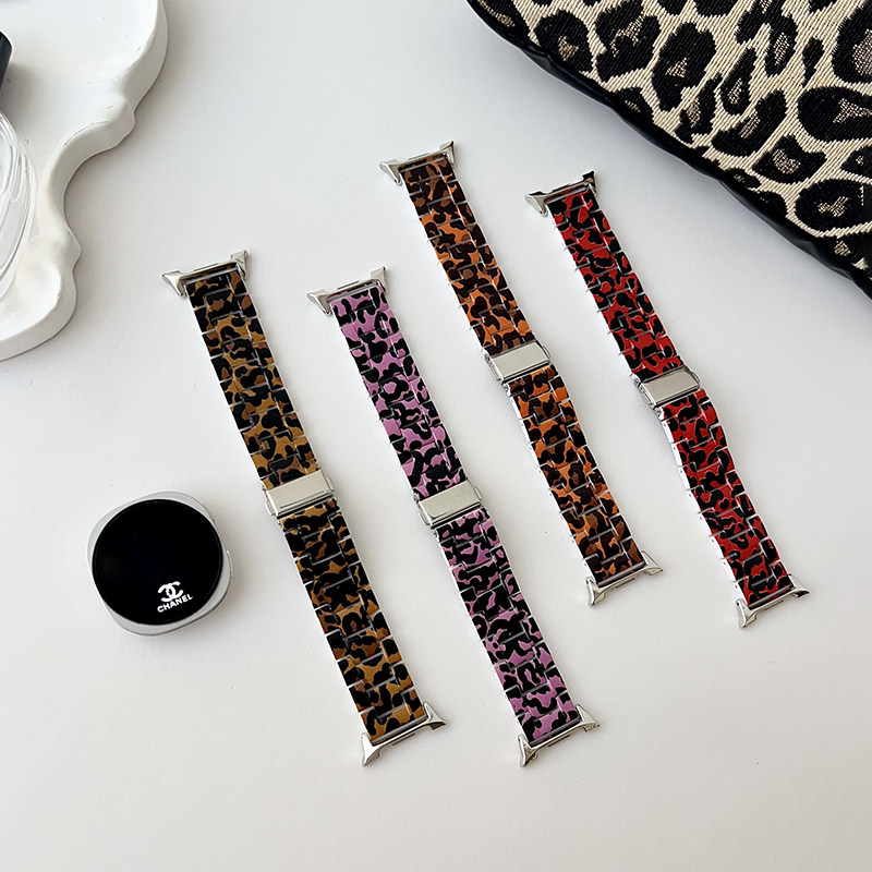 适用三星手表Galaxy watch8豹纹三珠表带8classic折叠扣链式女款
