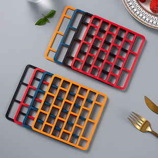 ins风彩色方格家用防滑餐垫镂空隔热垫防烫餐垫子菜盘垫创意杯垫