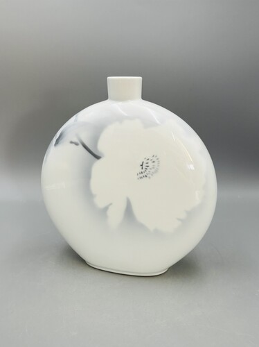 B818，日本回流 釉彩淡光｜水墨牡丹扁腹花瓶清冷素雅花器，带盒
