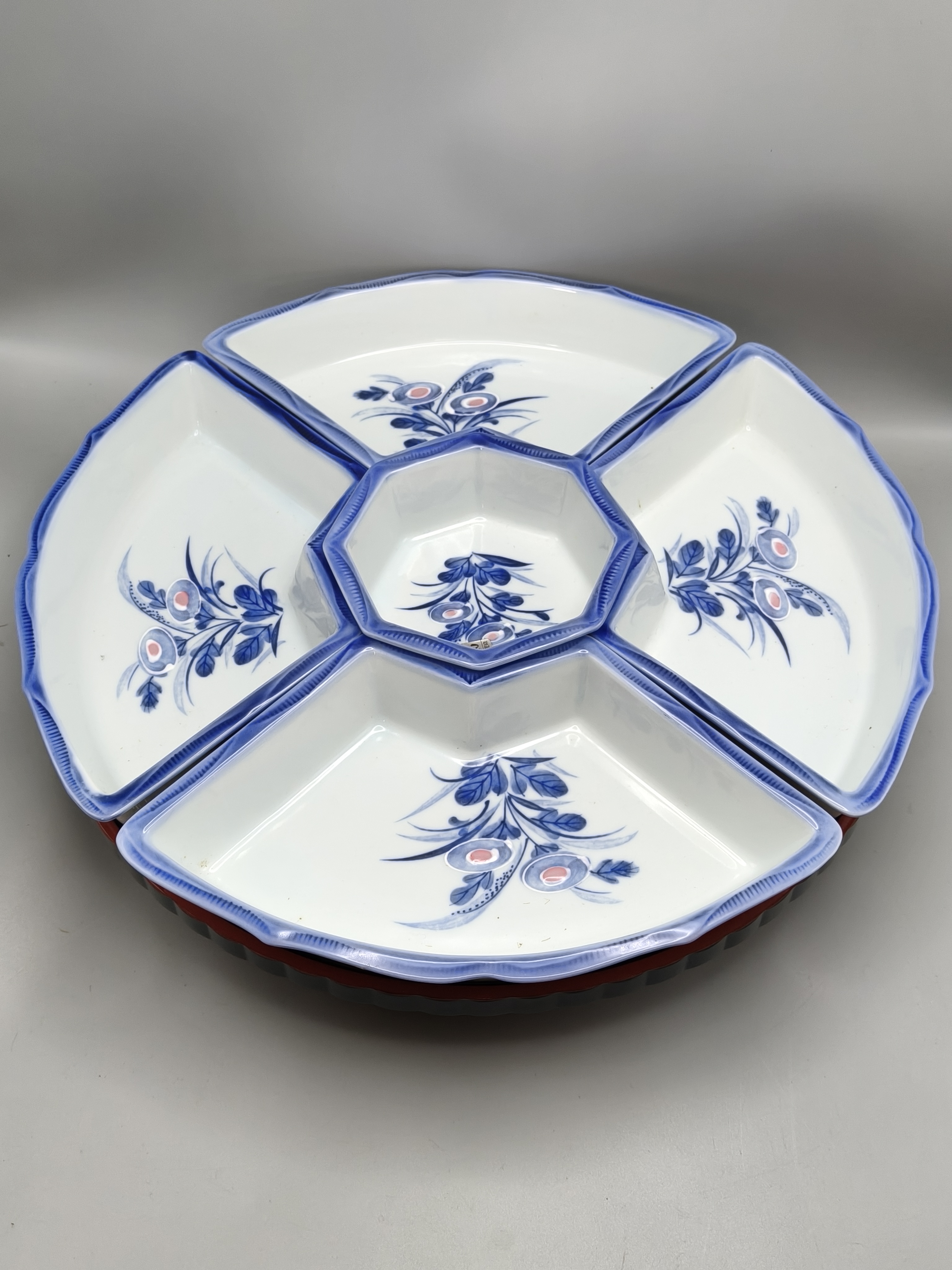 B714青花釉下彩转盘底部有纪念款介意勿入尺寸见详情图