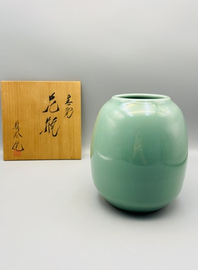A560，名家青瓷粉青鼓腹花罐，带原木盒