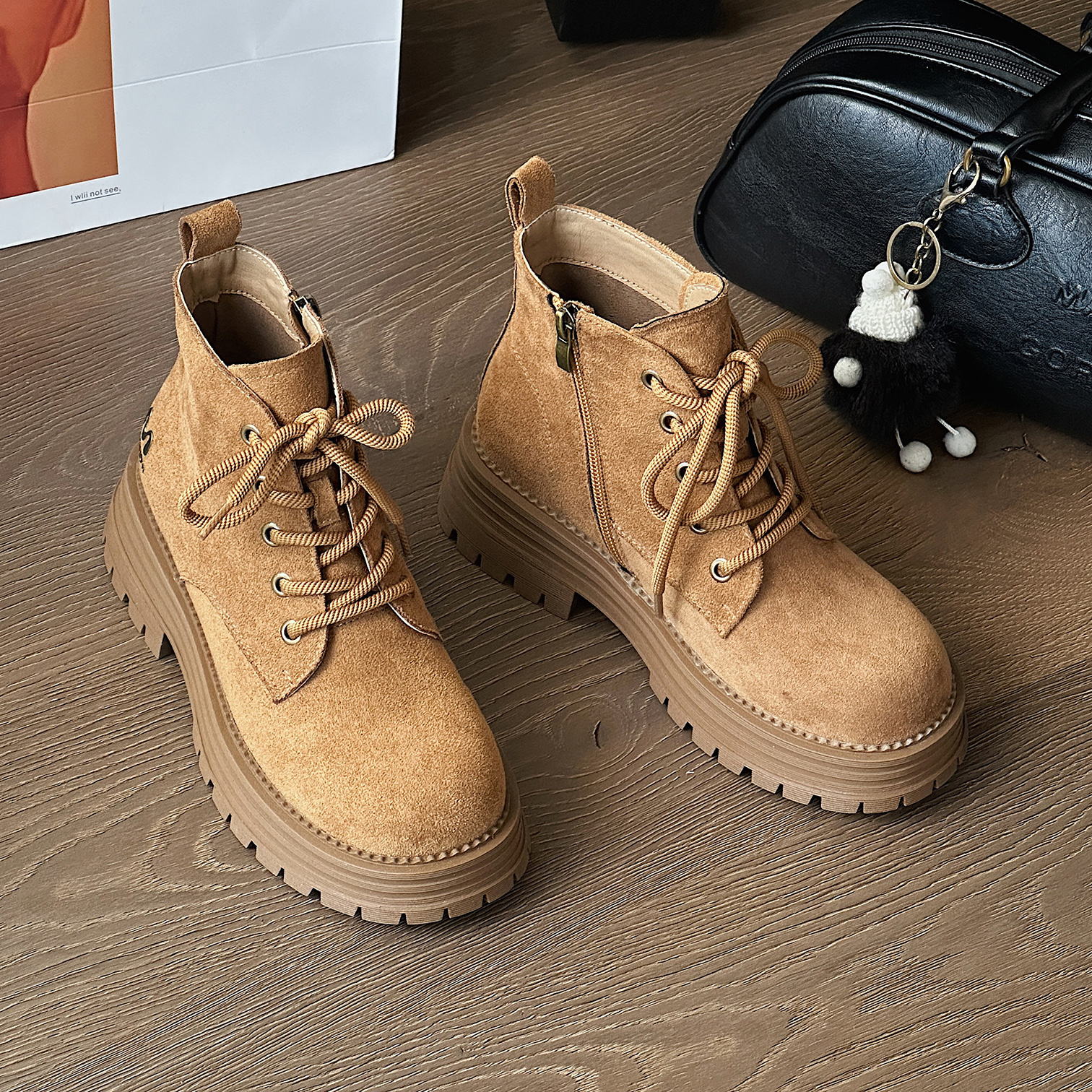 秋季厚底马丁靴工装登山大黄靴