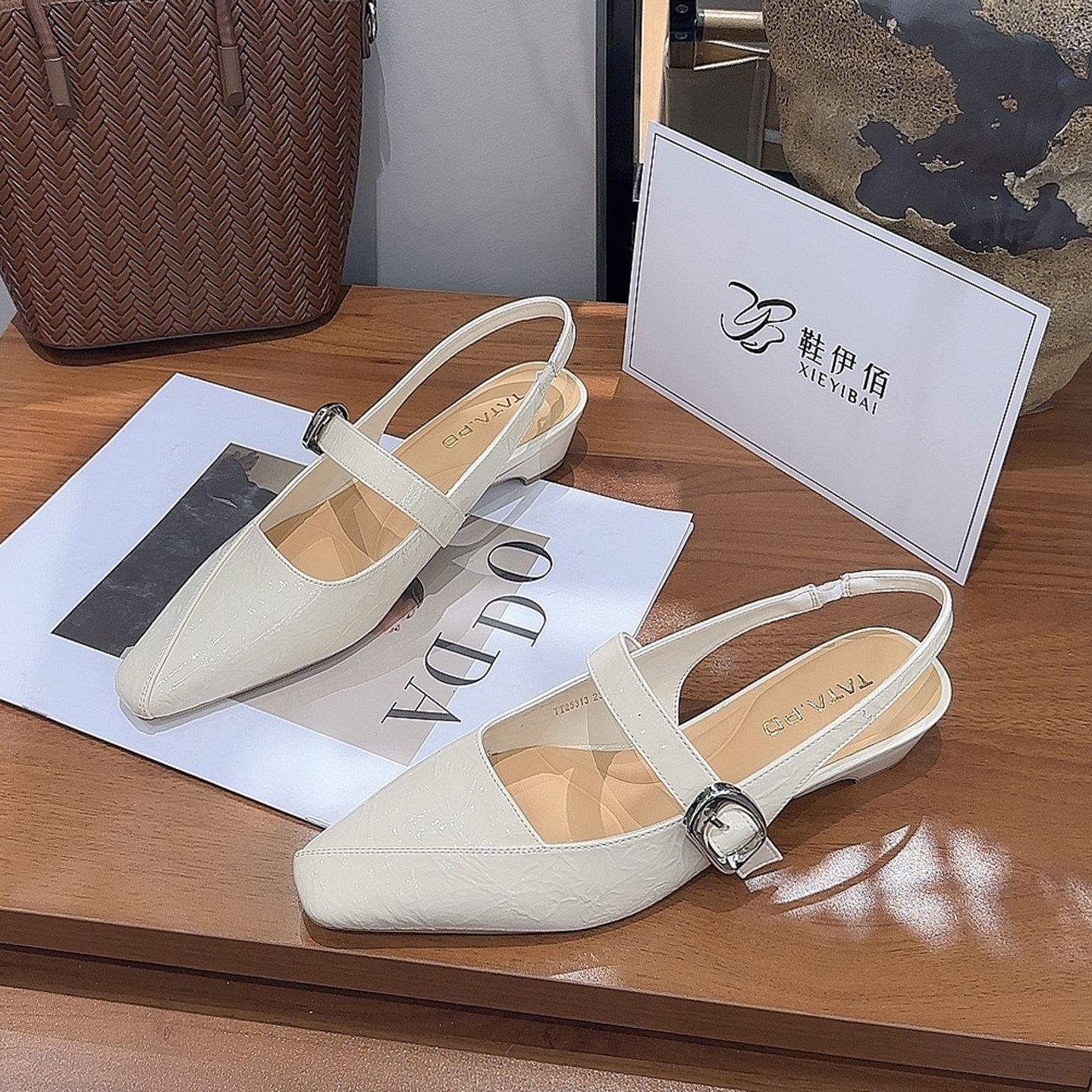 法式包头凉鞋女2026新款夏外穿配裙子亮皮通勤软底不累脚粗跟单鞋,女鞋,时装凉鞋,淘宝优惠券,粉丝福利购,淘宝优惠卷