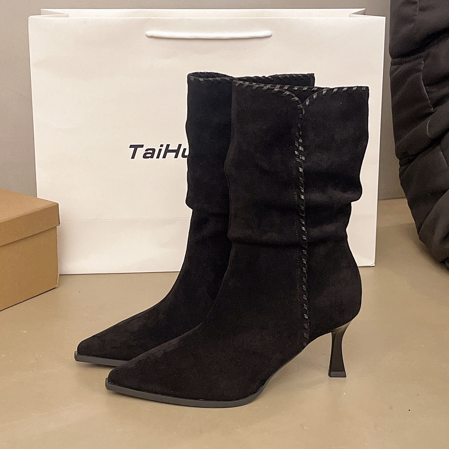 秋季黑色中筒靴显瘦绒面瘦瘦靴