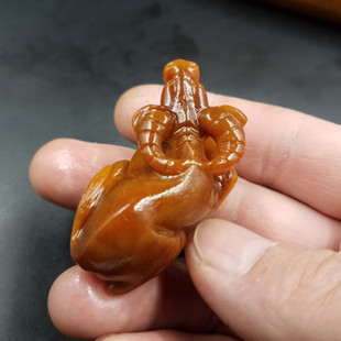 高档精美天然玉石a货手工雕刻黄龙玉牛挂件黄玉立体牛吊坠