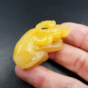 高档精美 天然玉石a货浅黄色黄龙玉牛挂件黄龙玉生肖牛吊坠玉石牛