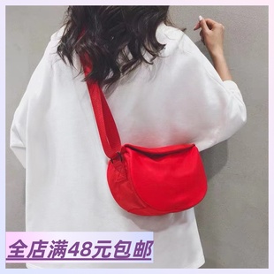 热卖 红色斜挎饺子包 独色亏清 搭配法宝 户外运动包 夏季 爆款