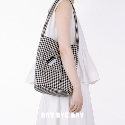 DAY BYE DAY原创花朵羊毛格子水桶女法式单肩包上班通勤包大容量